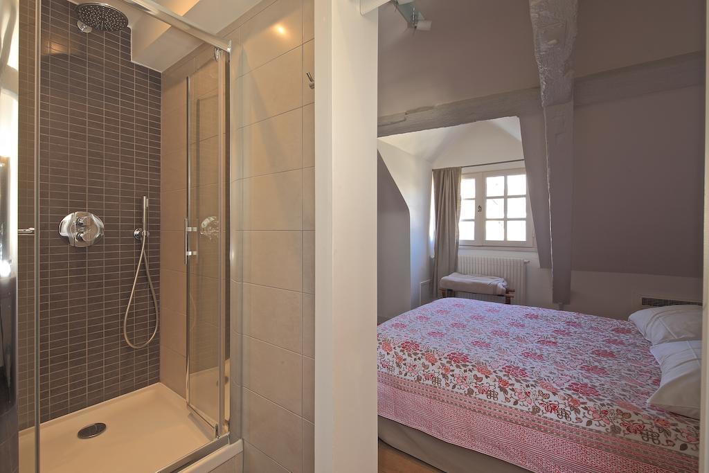 Hotel De Biencourt Azay-le-Rideau Oda fotoğraf
